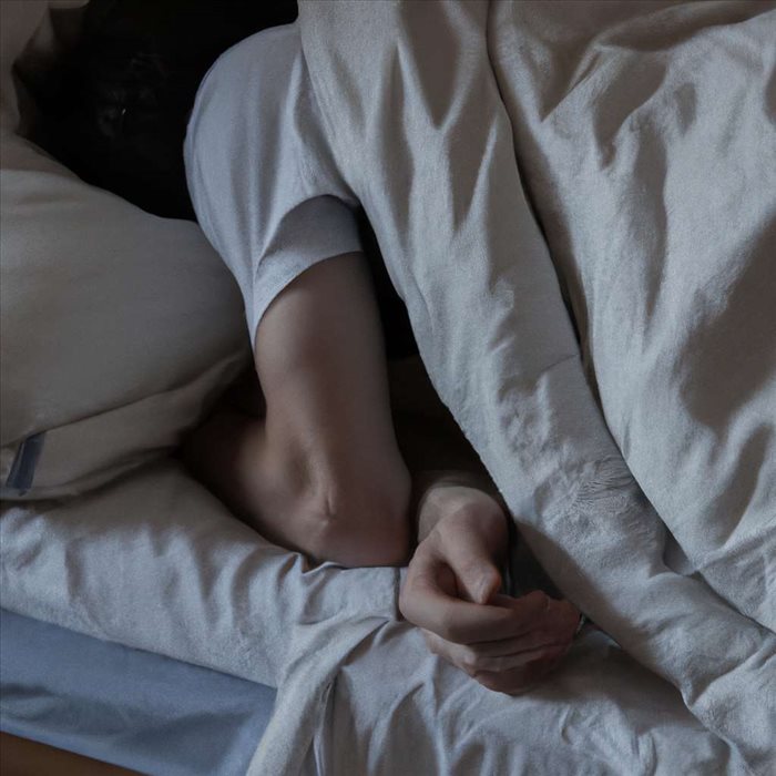 Réduire les Ronflements : Optimisez Votre Position de Sommeil