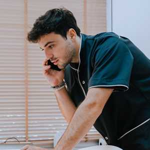 Ruben, un thérapeute manuel à Évry